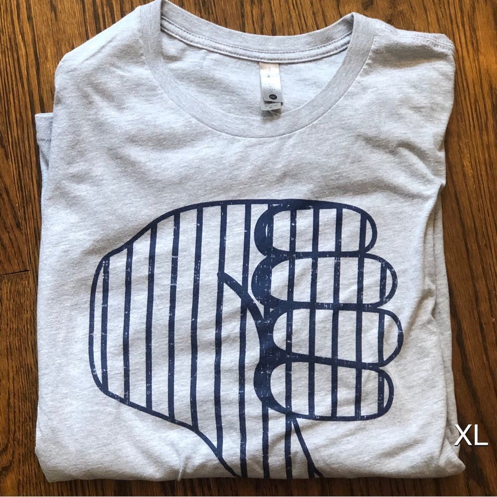 NY Yankees Grey Blue Long Sleeve Thumbs Down Crewneck Tee Shirt Size XL - Picture 8 of 8